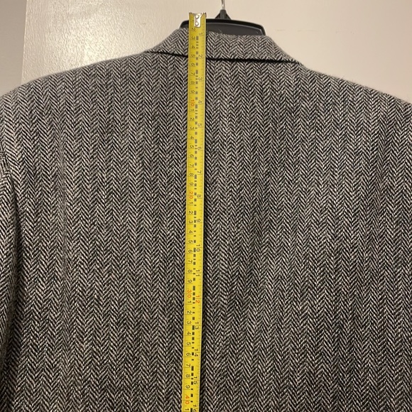 40R Harris Tweed Jos A Bank Sport Coat, Black/White (grey) herringbone, like new - Picture 5 of 12